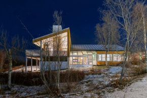 Elegant 4BR villa with great views and location Tromsø